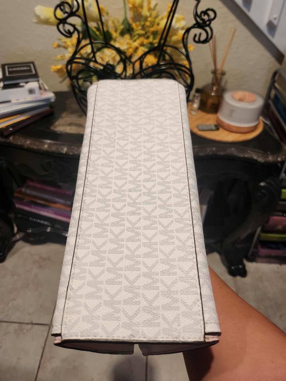 Michael Kors Logo signature Satchel - Picture 4 of 6